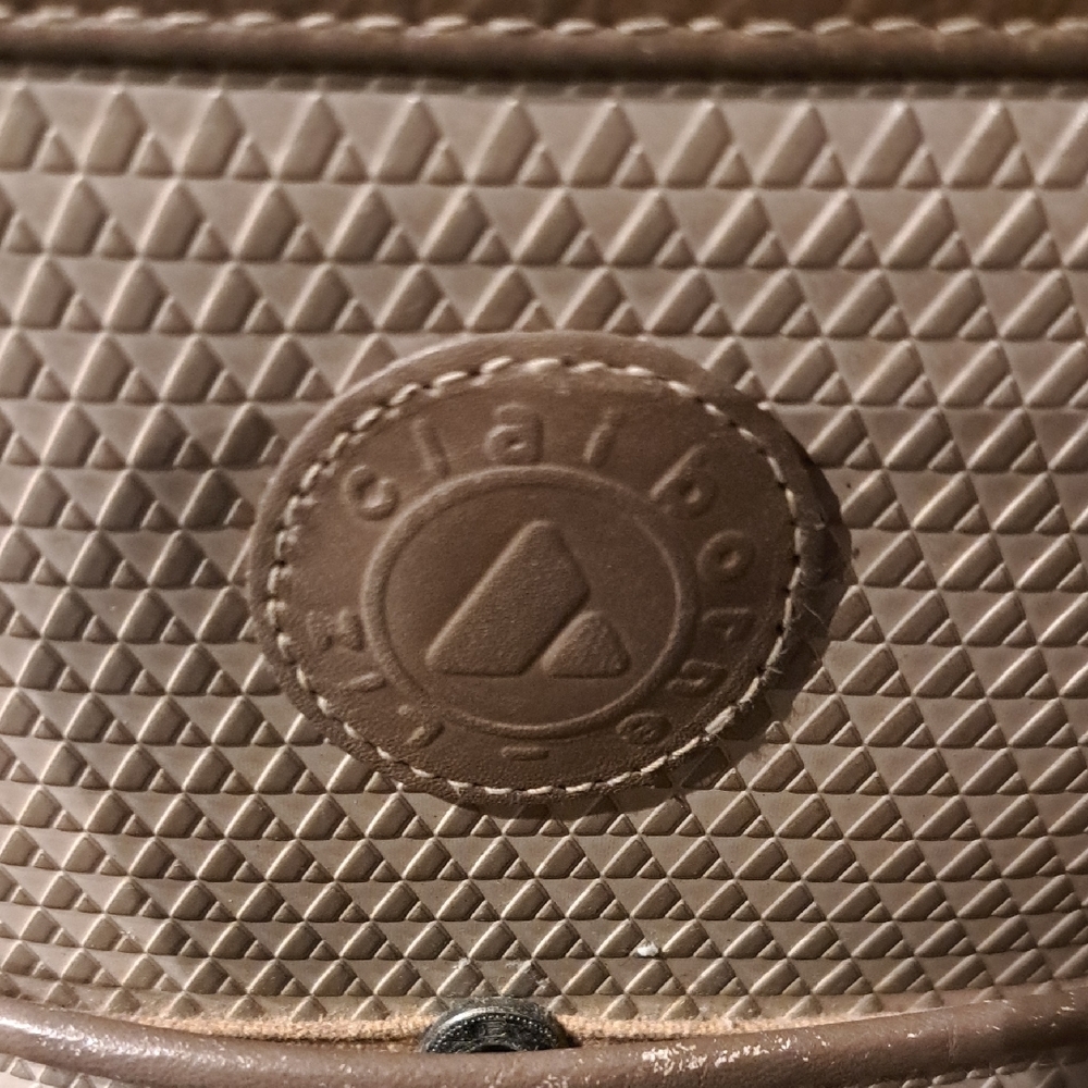 VINTAGE Liz Claiborne Tan Textured Shoulder Bag - Picture 2 of 6
